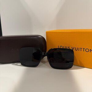 Black and White LOUIS VUITTON Clover Sunglasses
